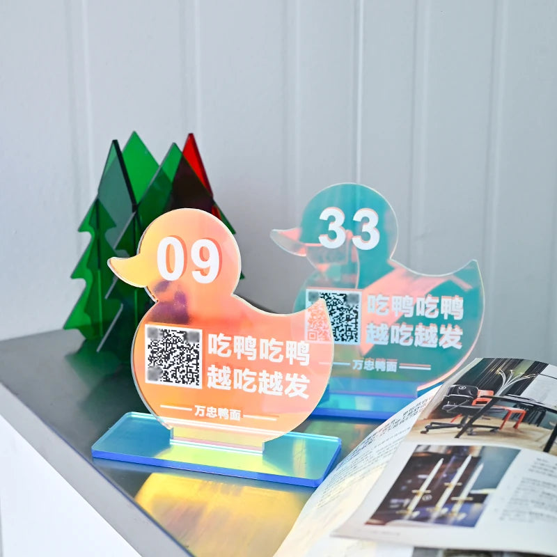 定制形状彩色亚克力桌面装饰摆件桌面号牌二维码标志