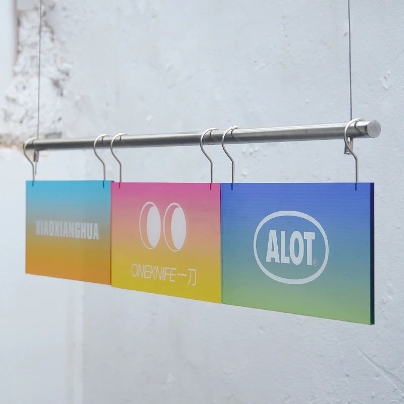 品牌服装店亚克力促销logo挂渐变颜色UV logo广告