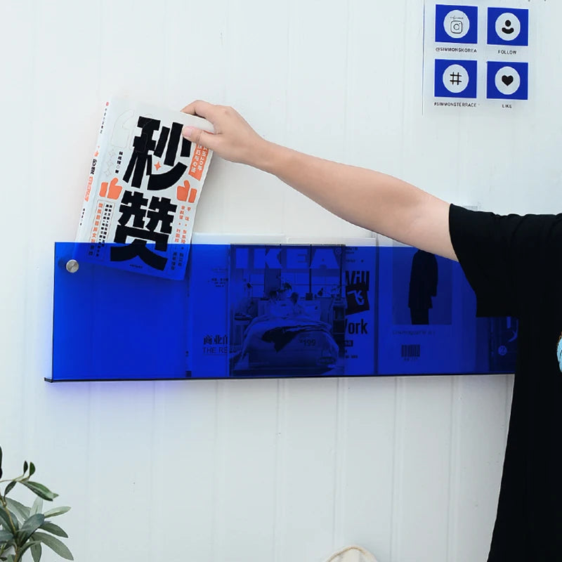亚克力书架，克莱因蓝，亚克力展示架，简约风格，书店装饰，壁式书架，。
