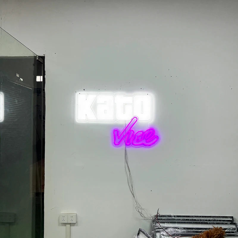 服装店室内背景墙装饰、发光标志、迷你字母、霓虹灯、广告定制