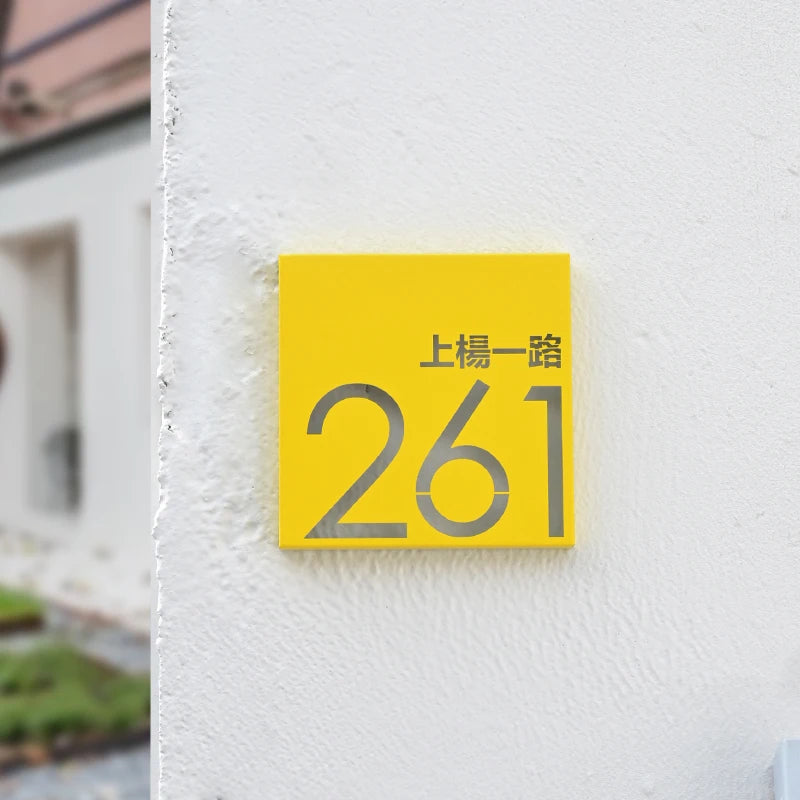 门牌、门牌和公寓门板编号的激光切割和雕刻