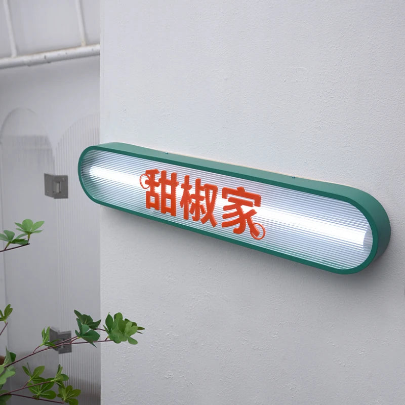 制造商提供定制的不锈钢灯箱广告牌，带照明墙壁标志亚克力灯箱