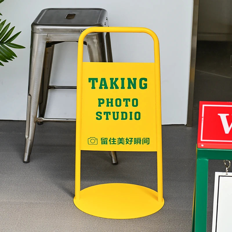 户外简约风格双面落地展示板定制