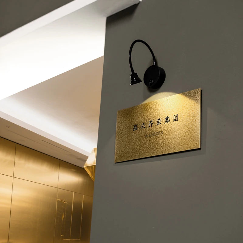 手工锻锤图案别墅门板定制复古黄铜门头标牌定制公司工作室广告牌