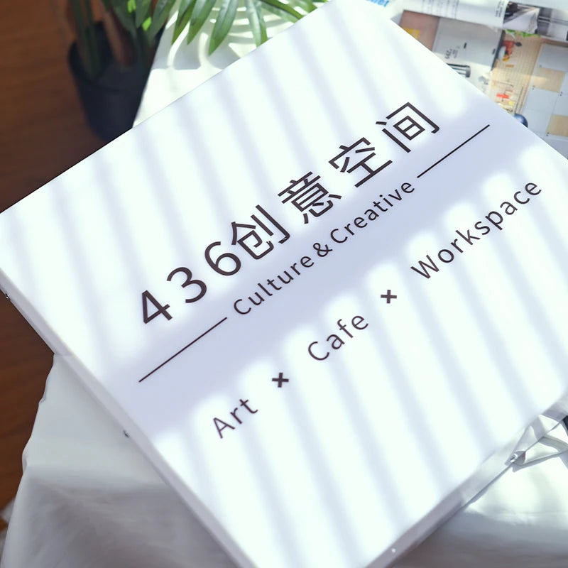 灯可根据客户要求定制，包括亚克力灯箱和发光二极管亚克力标志