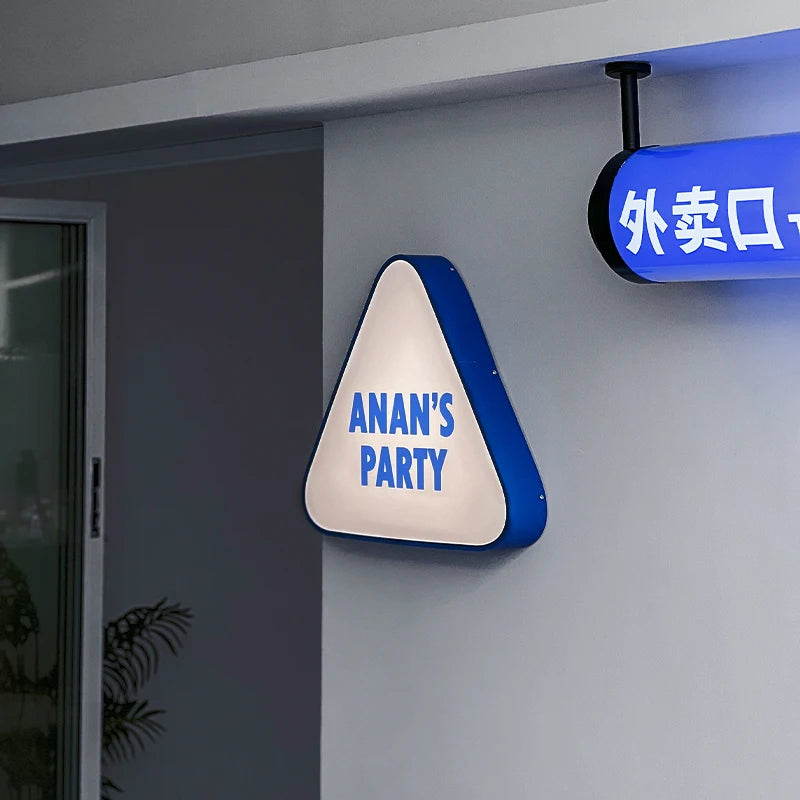 三角亚克力照明标牌咖啡店标志灯箱烤漆不锈钢颜色可定制
