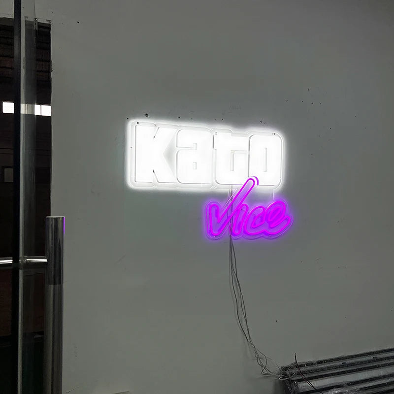 服装店室内背景墙装饰、发光标志、迷你字母、霓虹灯、广告定制