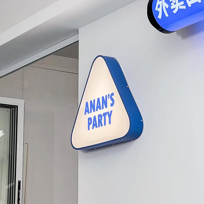 三角亚克力照明标牌咖啡店标志灯箱烤漆不锈钢颜色可定制