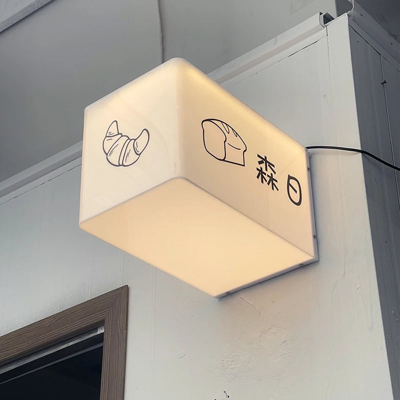 用于户外门标志和广告展示的定制亚克力灯箱