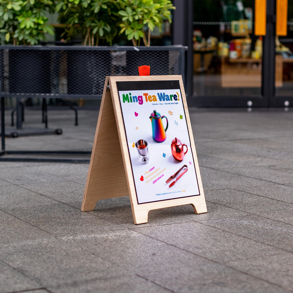 面包店、咖啡店、户外木制A-sign展示板、双面地板到天花板广告展示