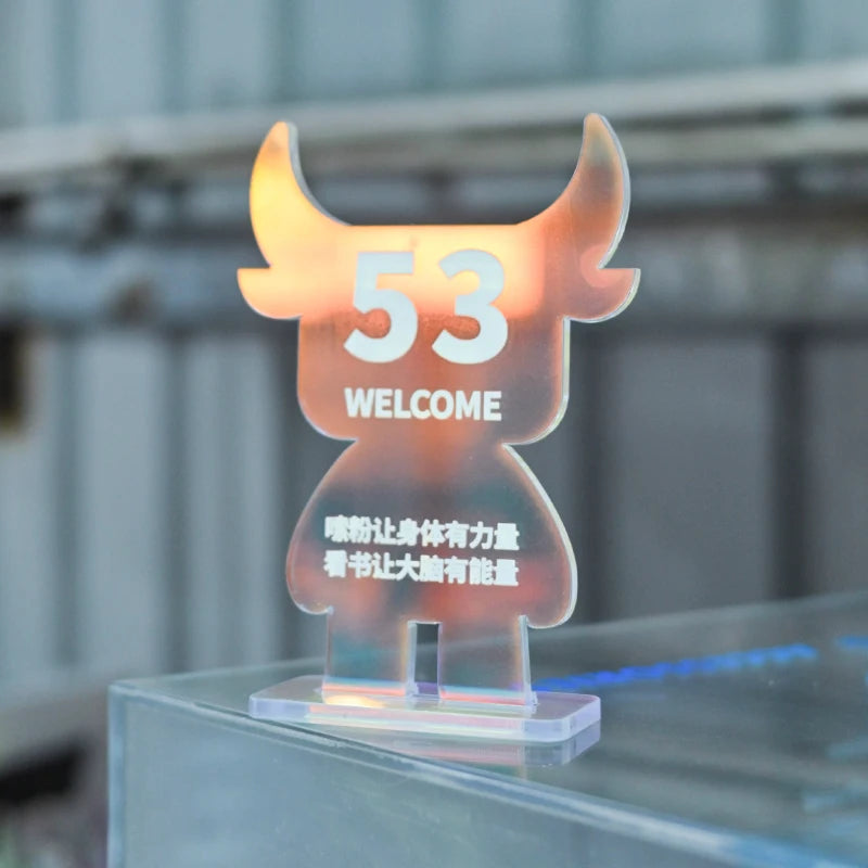 创意色彩丰富的亚克力桌面装饰摆件二维码标志桌面号牌定制造型