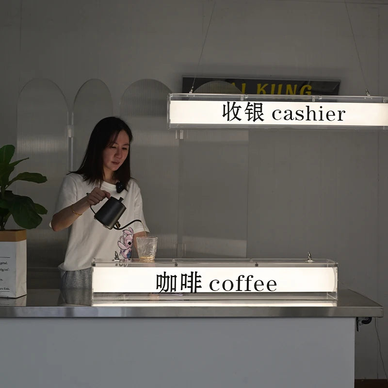 酒吧天花板亚克力灯箱定制服装店广告标牌挂门标牌