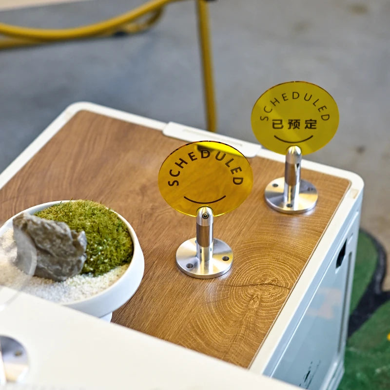 透明亚克力桌面装饰摆件餐厅餐桌提示标志金属底座彩色亚克力装饰品定制